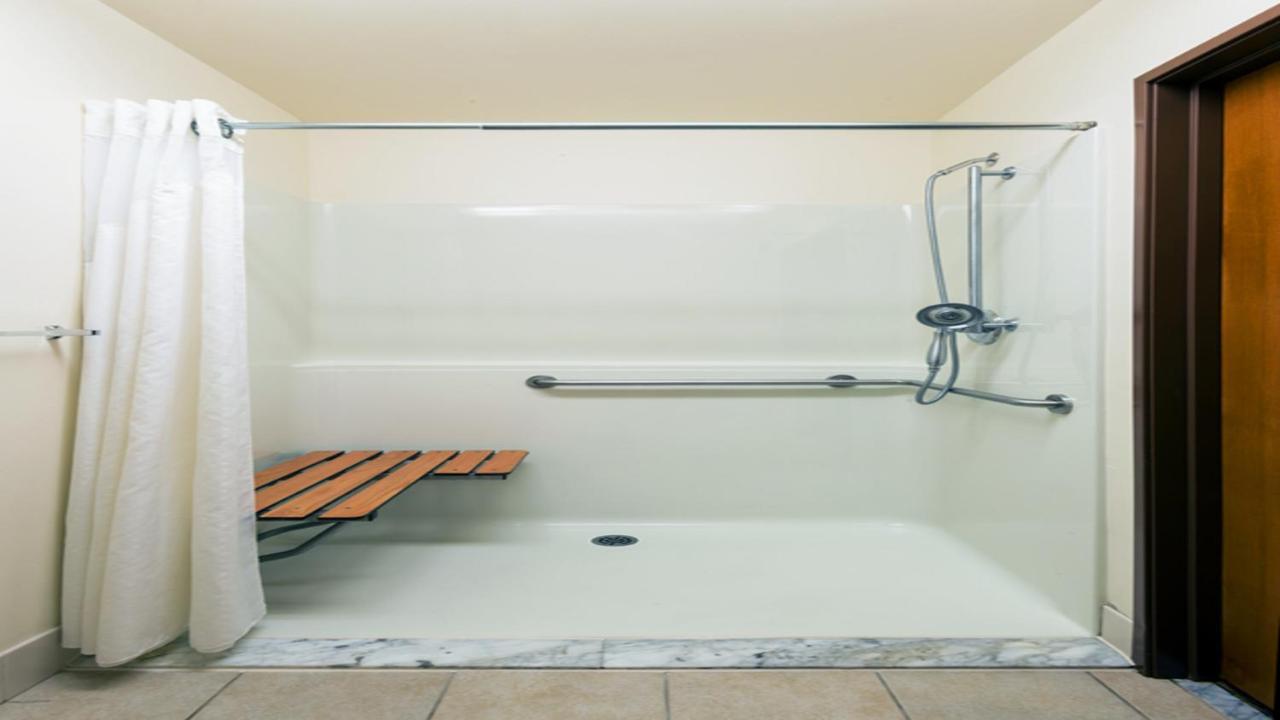 Holiday Inn Express Hotel & Suites North Seattle - Shoreline, An Ihg Hotel Номер фото