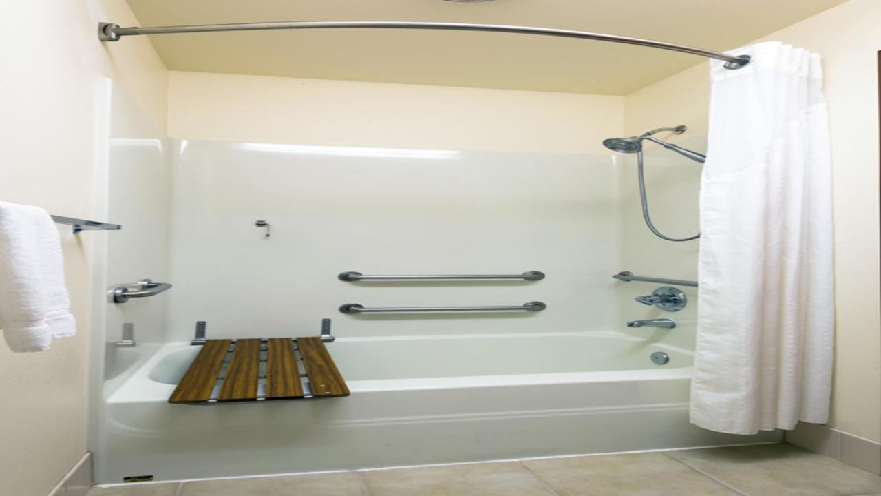 Holiday Inn Express Hotel & Suites North Seattle - Shoreline, An Ihg Hotel Номер фото